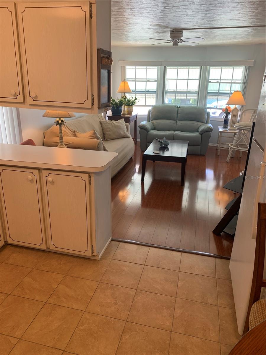 Listing photo id 9 for 10333 Lake Drive