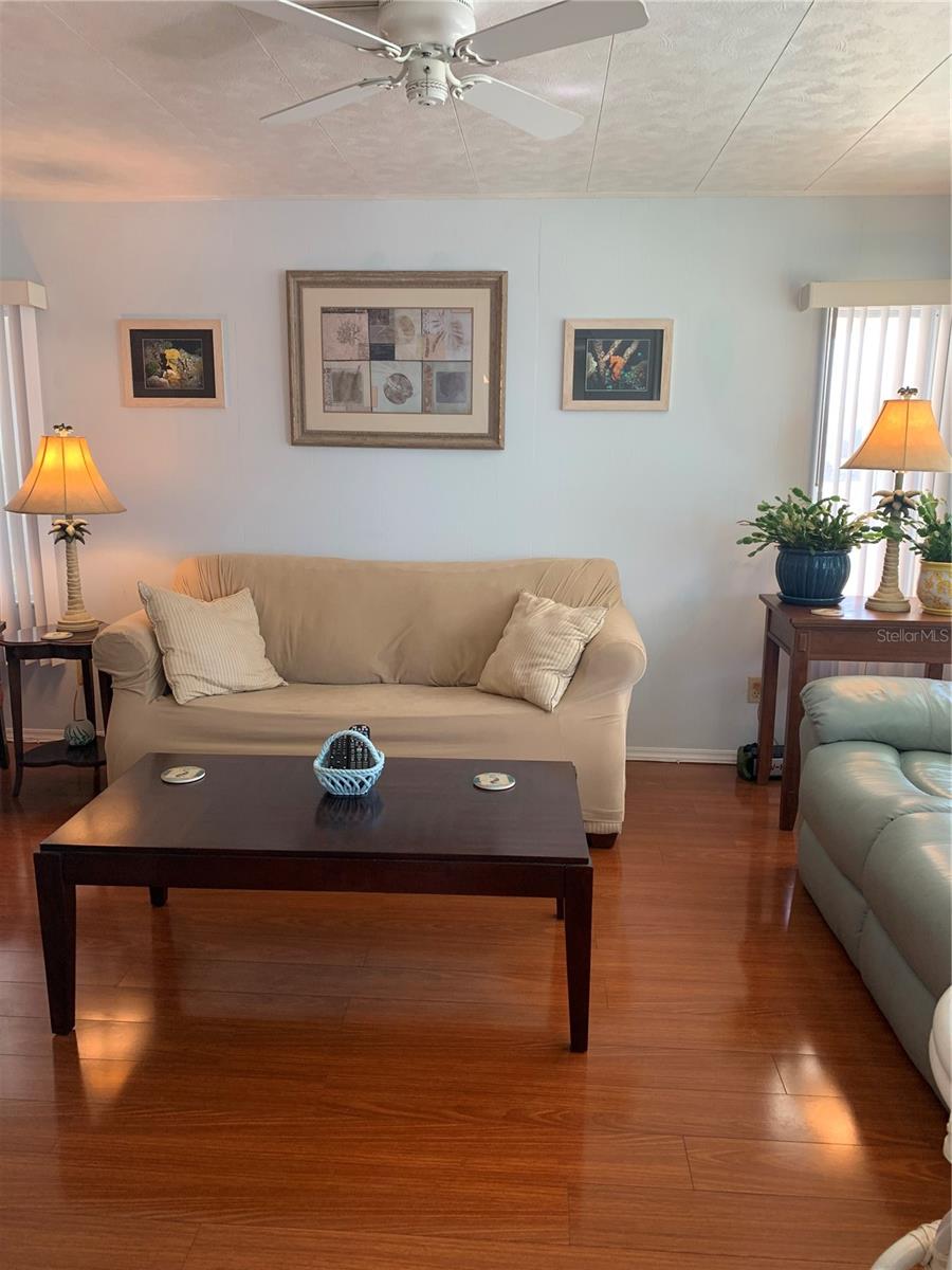Listing photo id 15 for 10333 Lake Drive