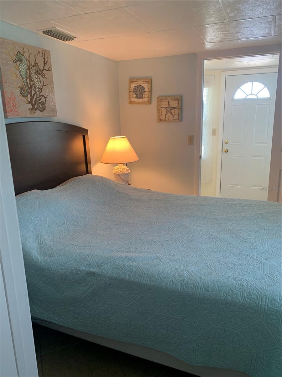 Listing photo id 18 for 10333 Lake Drive