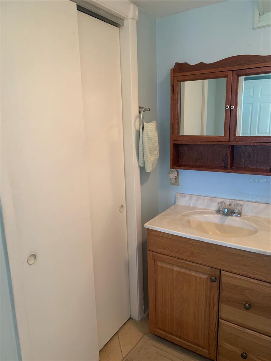 Listing photo id 19 for 10333 Lake Drive