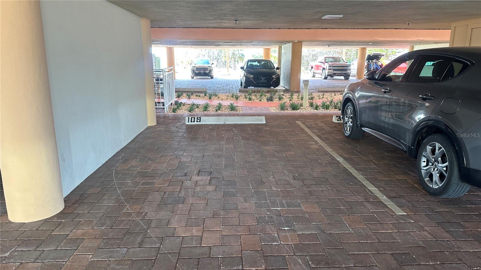 Image 32 of 47 For 13000 Gulf Boulevard 109
