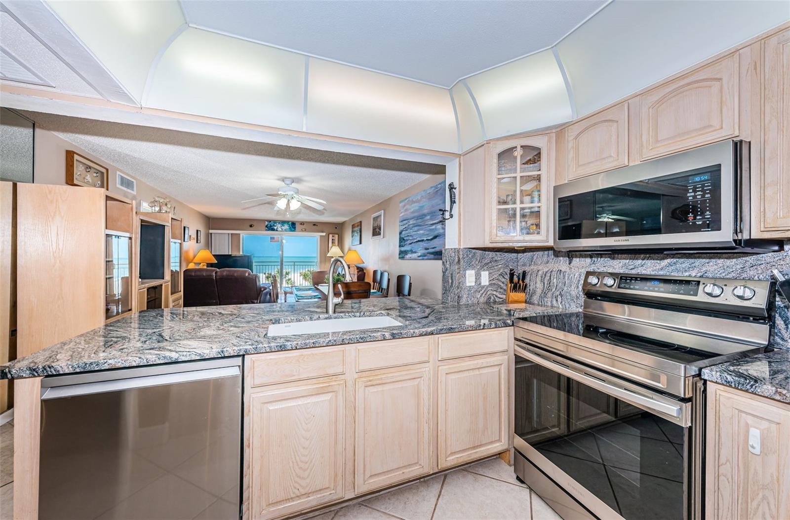 Image 5 of 47 For 13000 Gulf Boulevard 109
