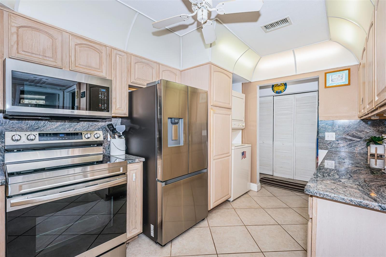 Image 6 of 47 For 13000 Gulf Boulevard 109