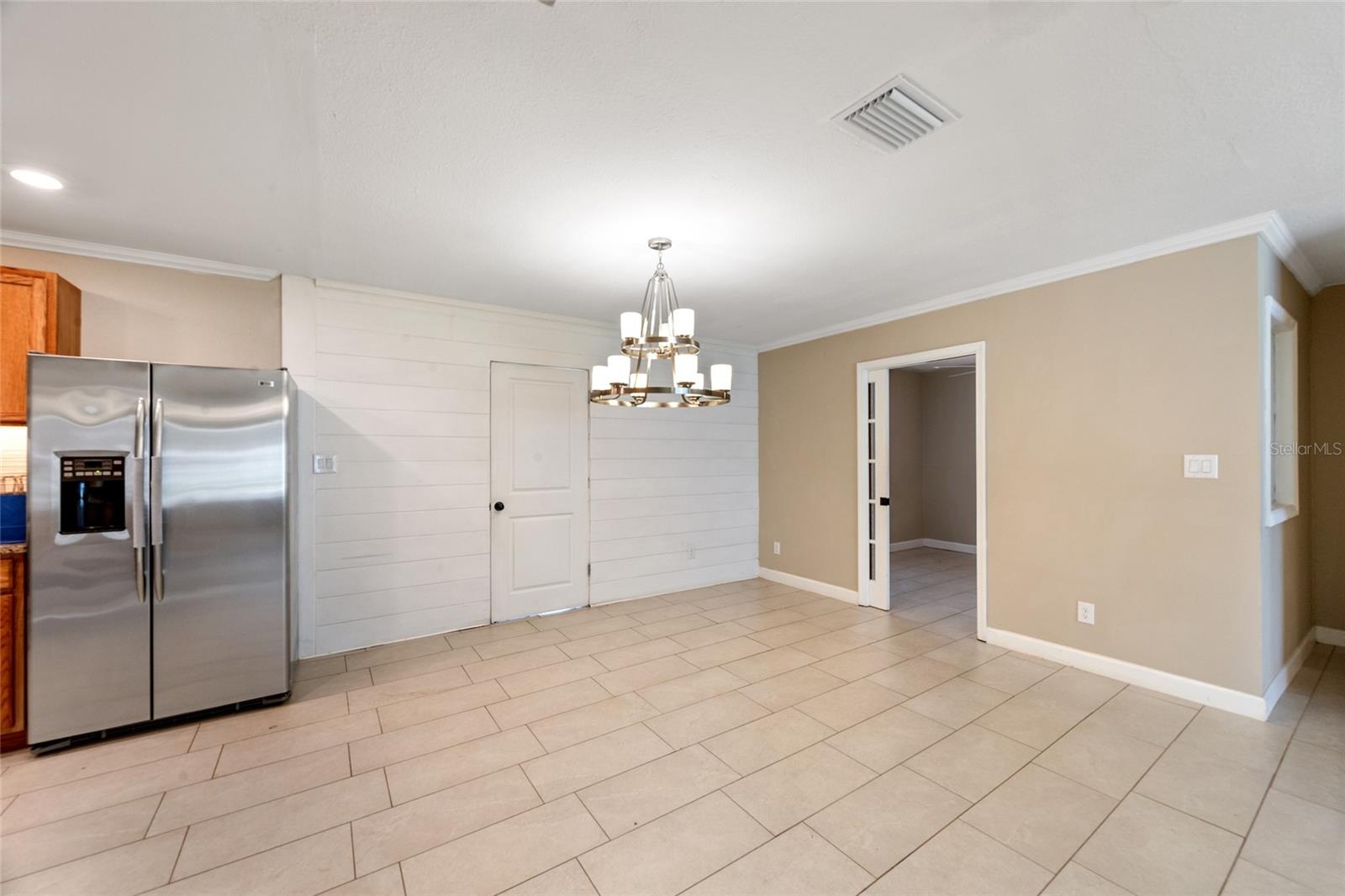 Image 34 of 41 For 904 Woodland Drive
