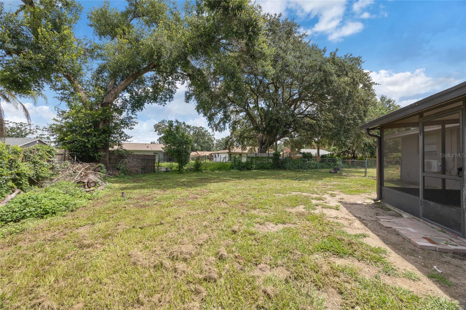 Image 38 of 41 For 904 Woodland Drive