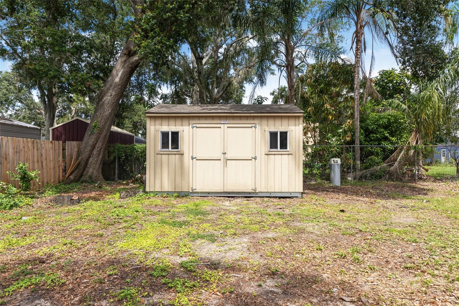 Image 39 of 41 For 904 Woodland Drive