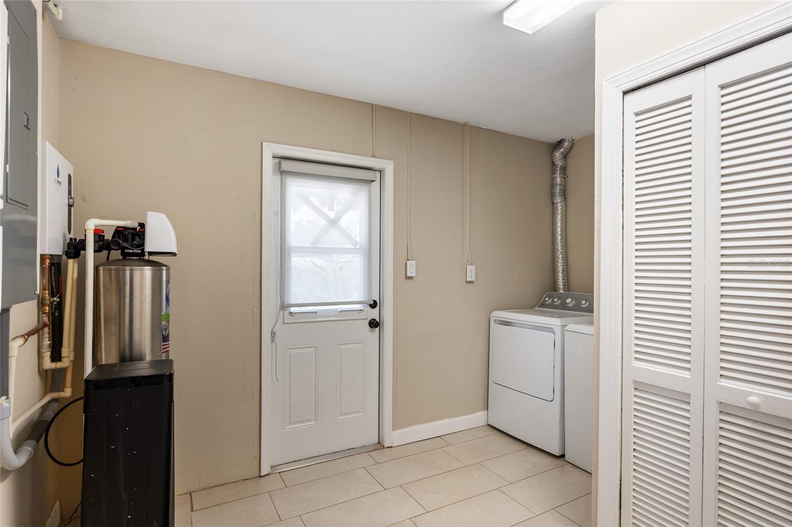 Image 41 of 41 For 904 Woodland Drive