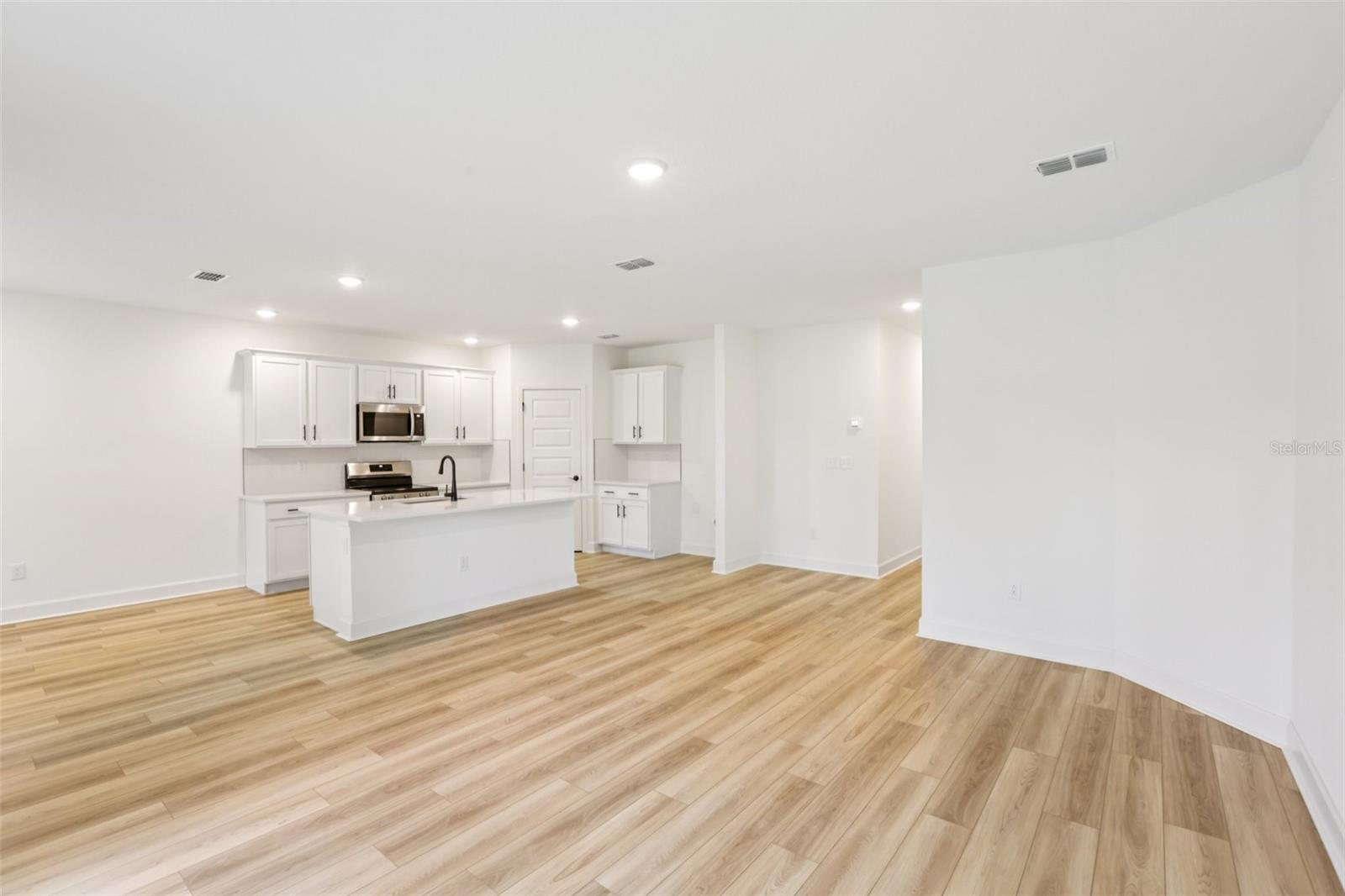 Image 11 of 40 For 245 Leafy Way Avenue
