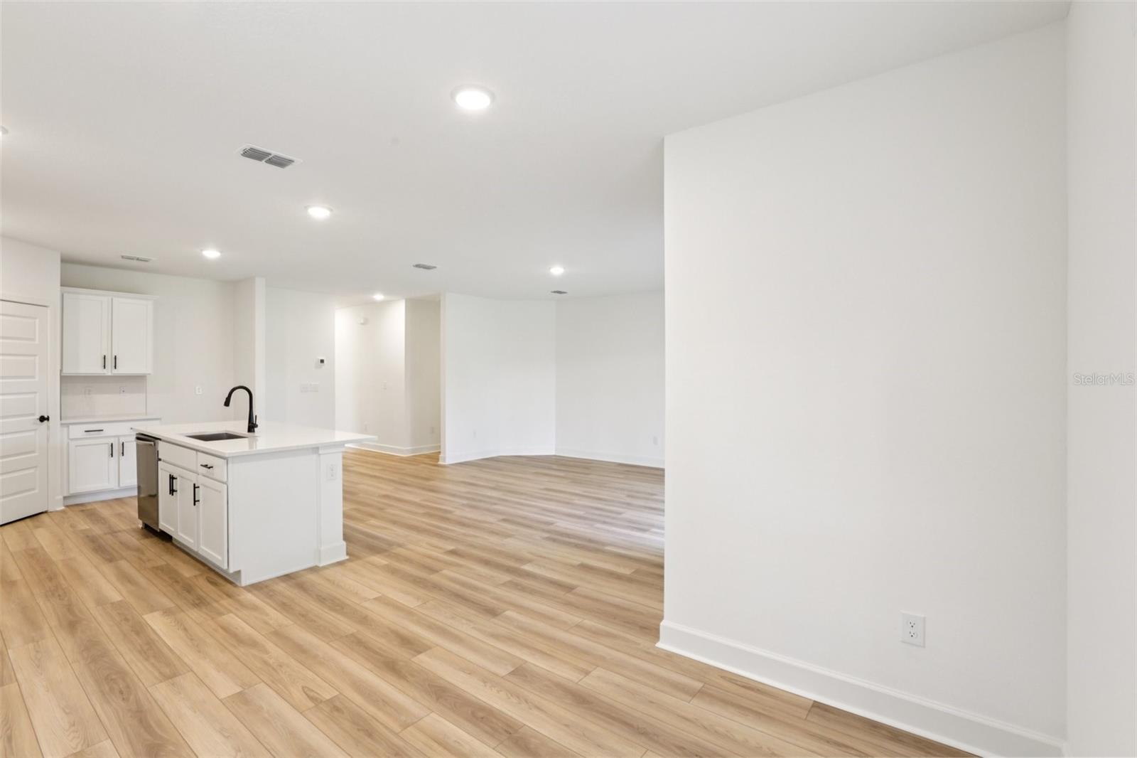 Image 12 of 40 For 245 Leafy Way Avenue
