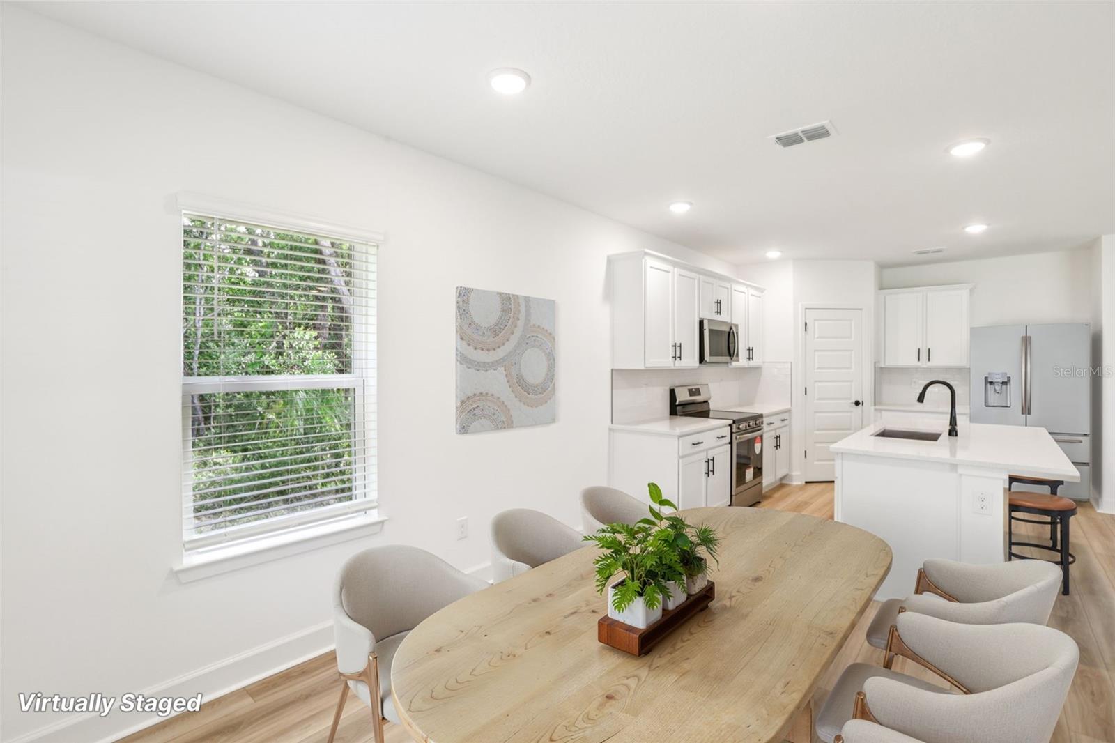 Image 15 of 40 For 245 Leafy Way Avenue