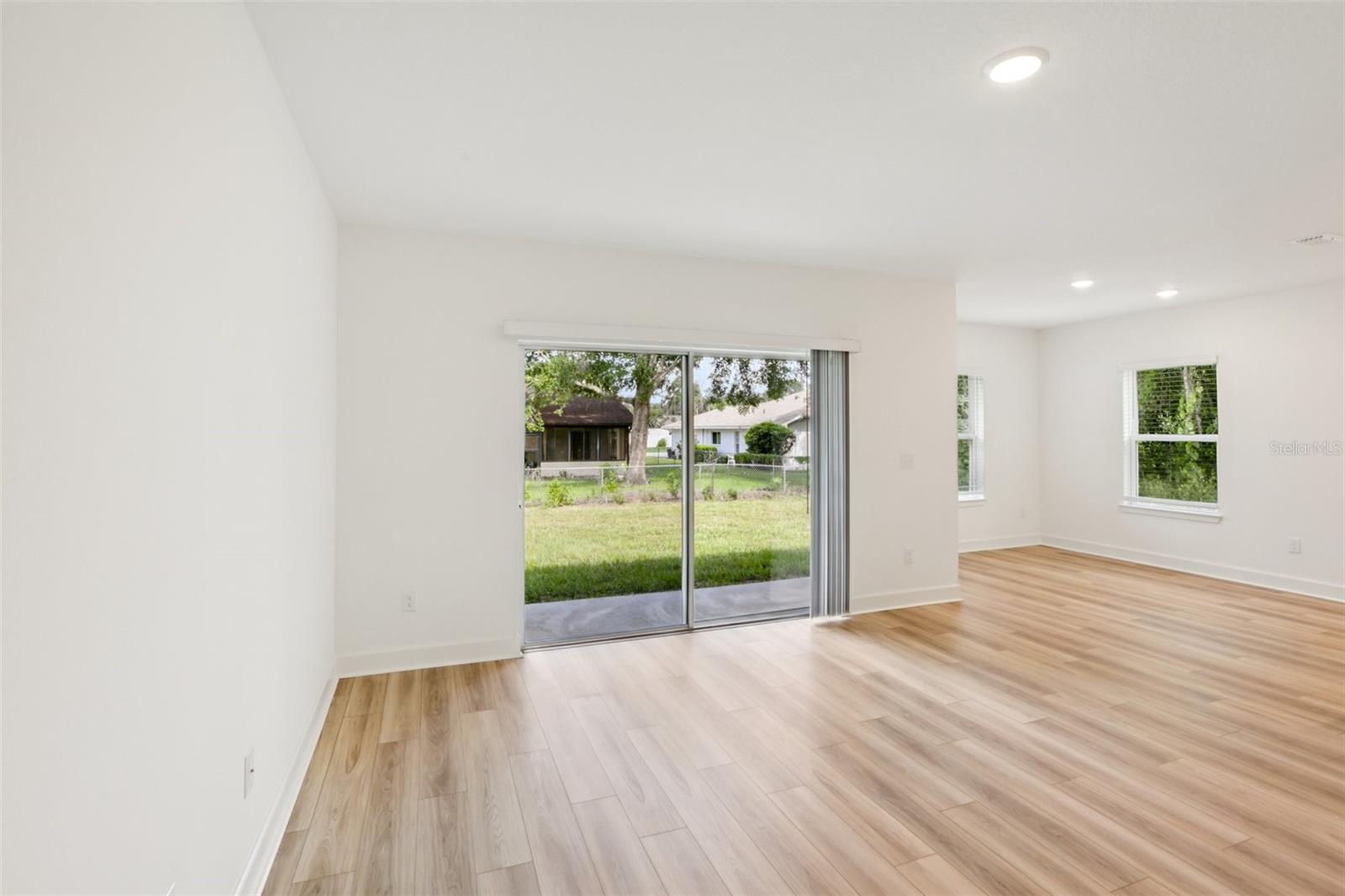 Image 7 of 40 For 245 Leafy Way Avenue