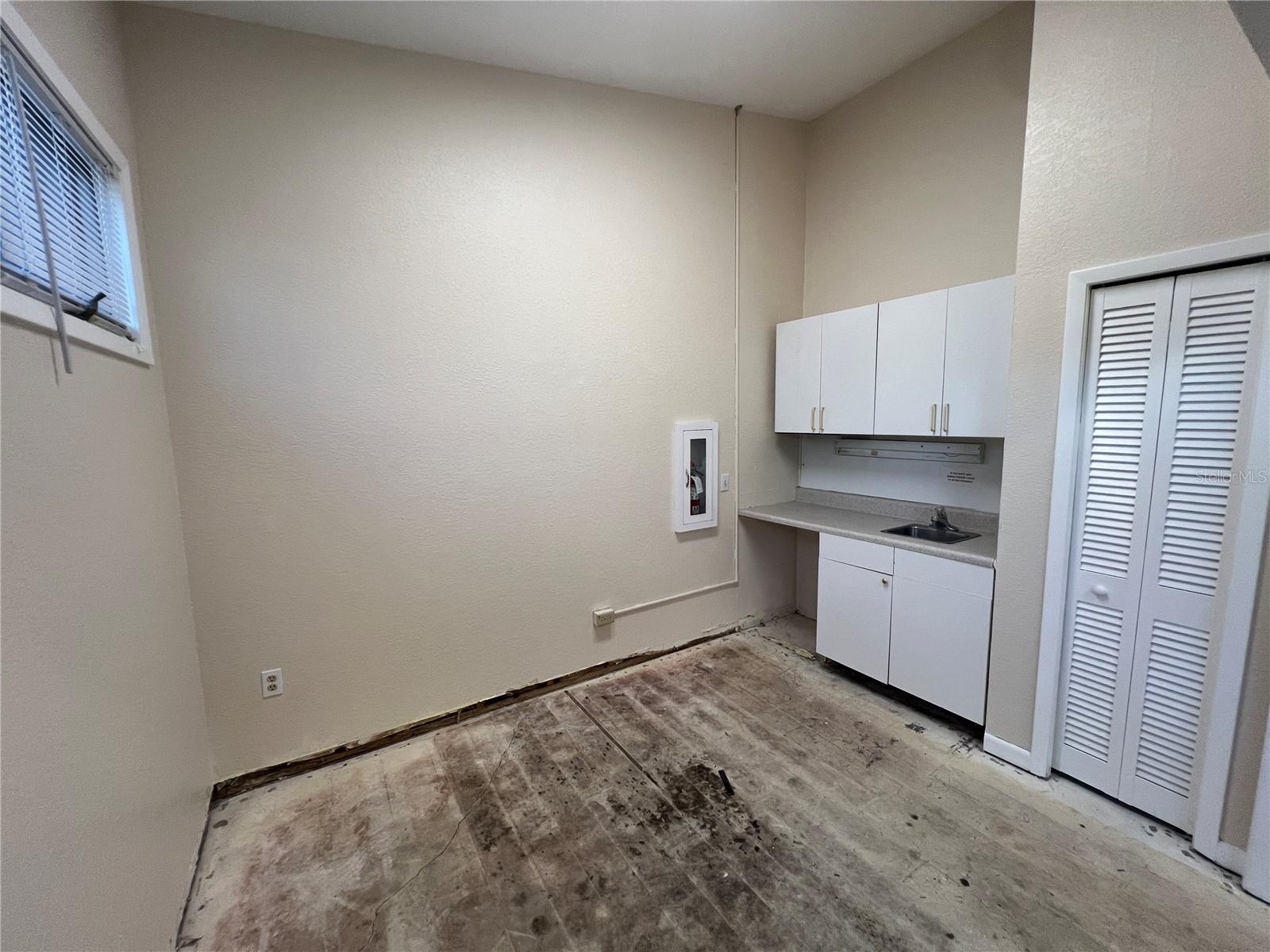 Image 10 of 16 For 5427 Water Street