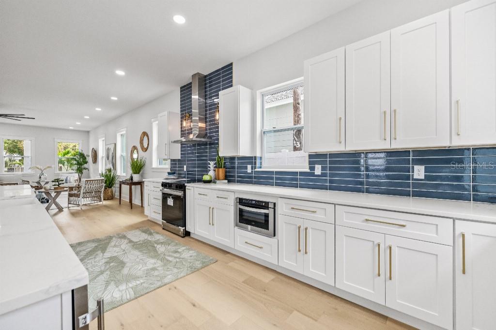 Image 22 of 48 For 745 31st Avenue N