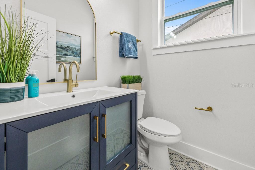 Image 32 of 48 For 745 31st Avenue N