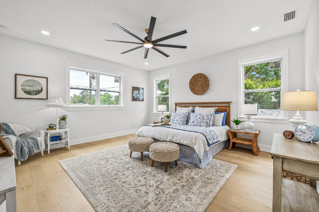 Image 33 of 48 For 745 31st Avenue N