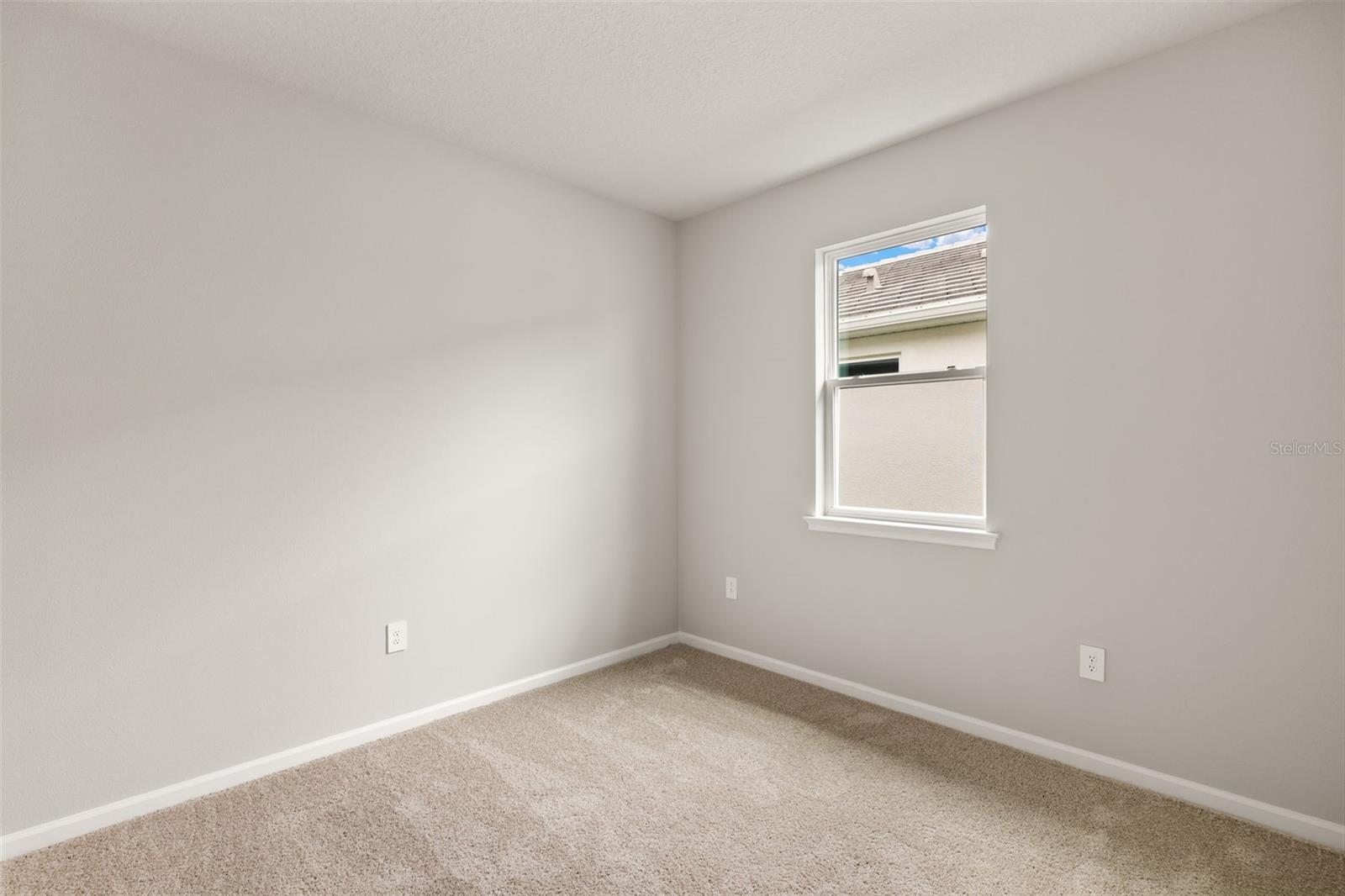 Image 18 of 39 For 17800 Solstice Avenue