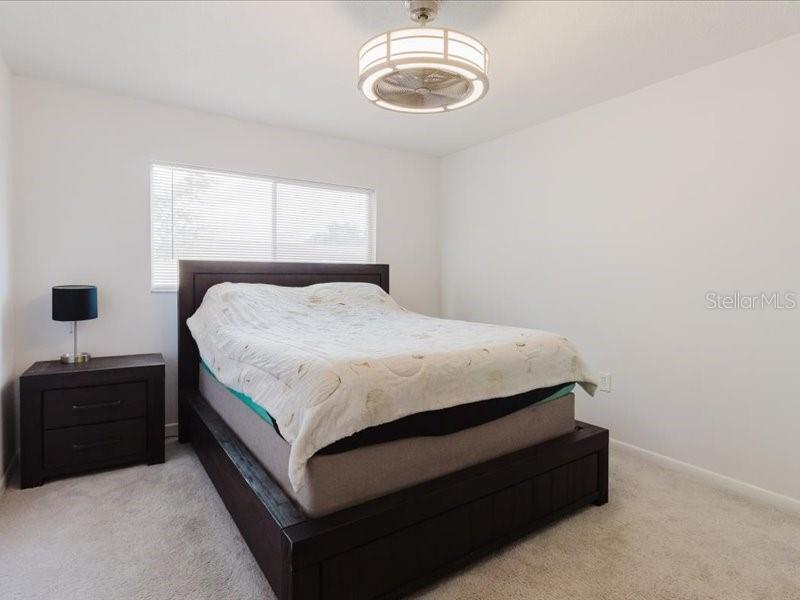 Listing photo id 14 for 2348 Shelley Street 2