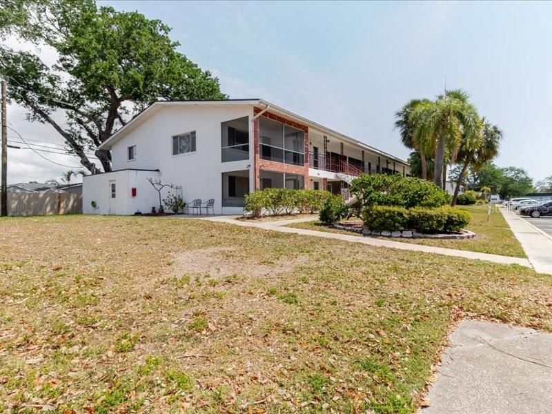Listing photo id 23 for 2348 Shelley Street 2