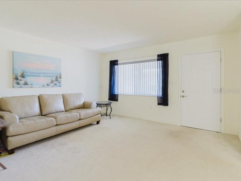 Listing photo id 5 for 2348 Shelley Street 2