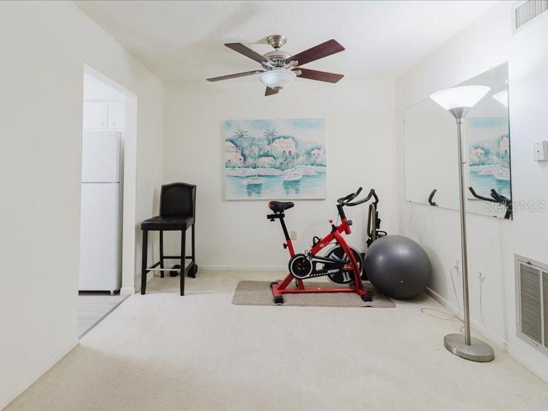 Listing photo id 7 for 2348 Shelley Street 2
