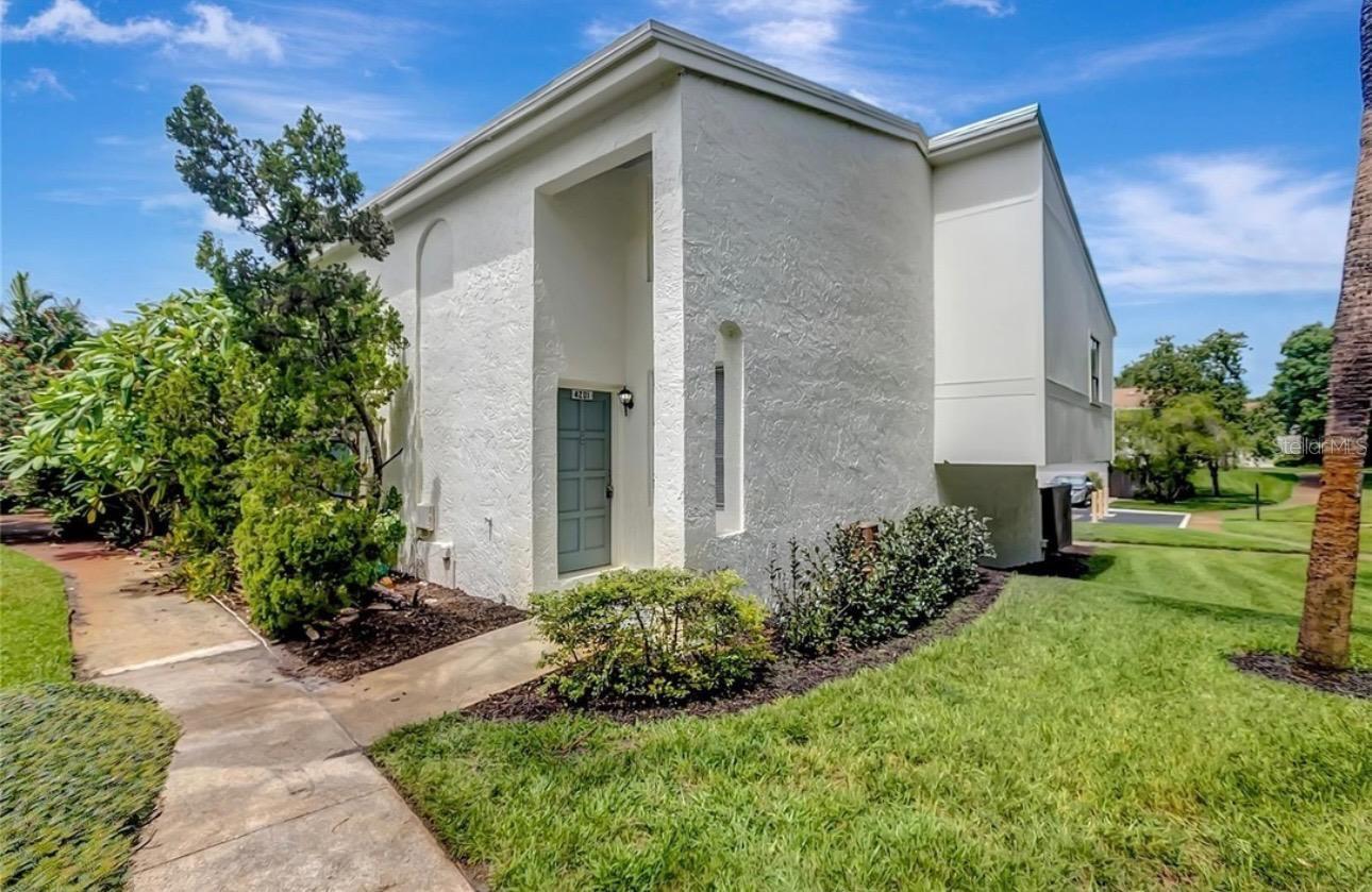 Image 12 of 17 For 4201 La Palma Court