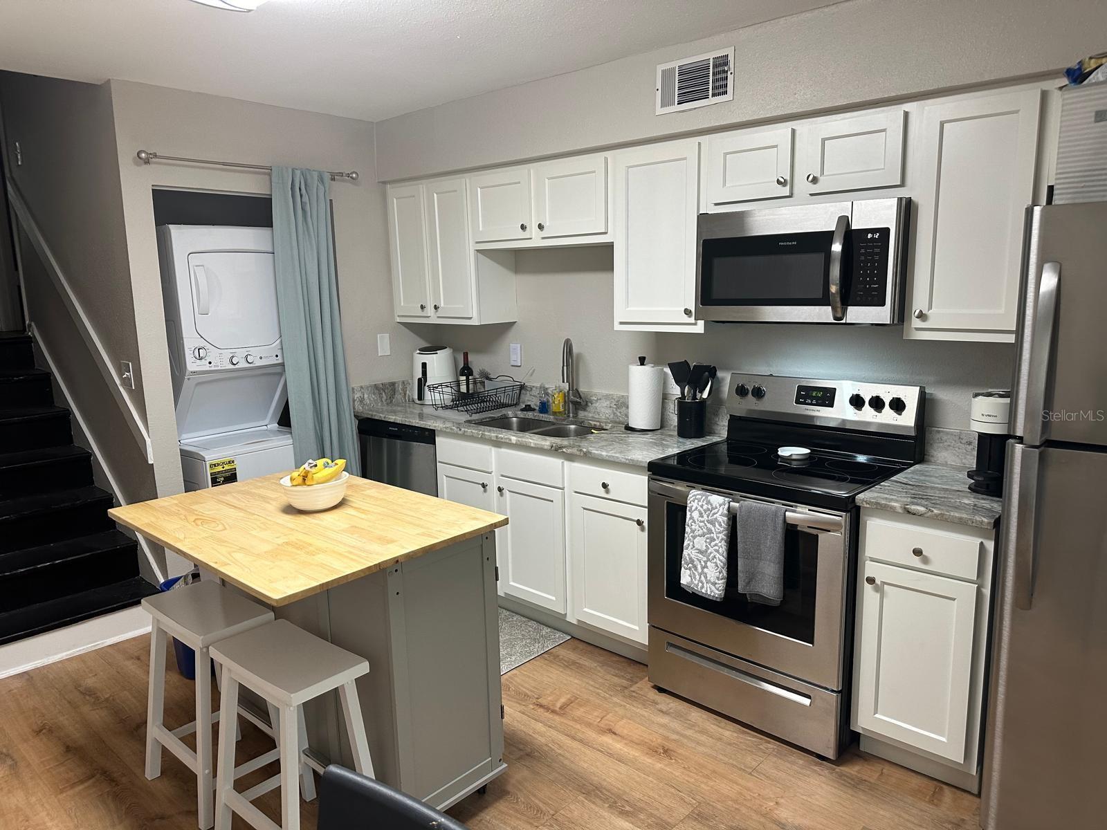 Image 2 of 17 For 4201 La Palma Court