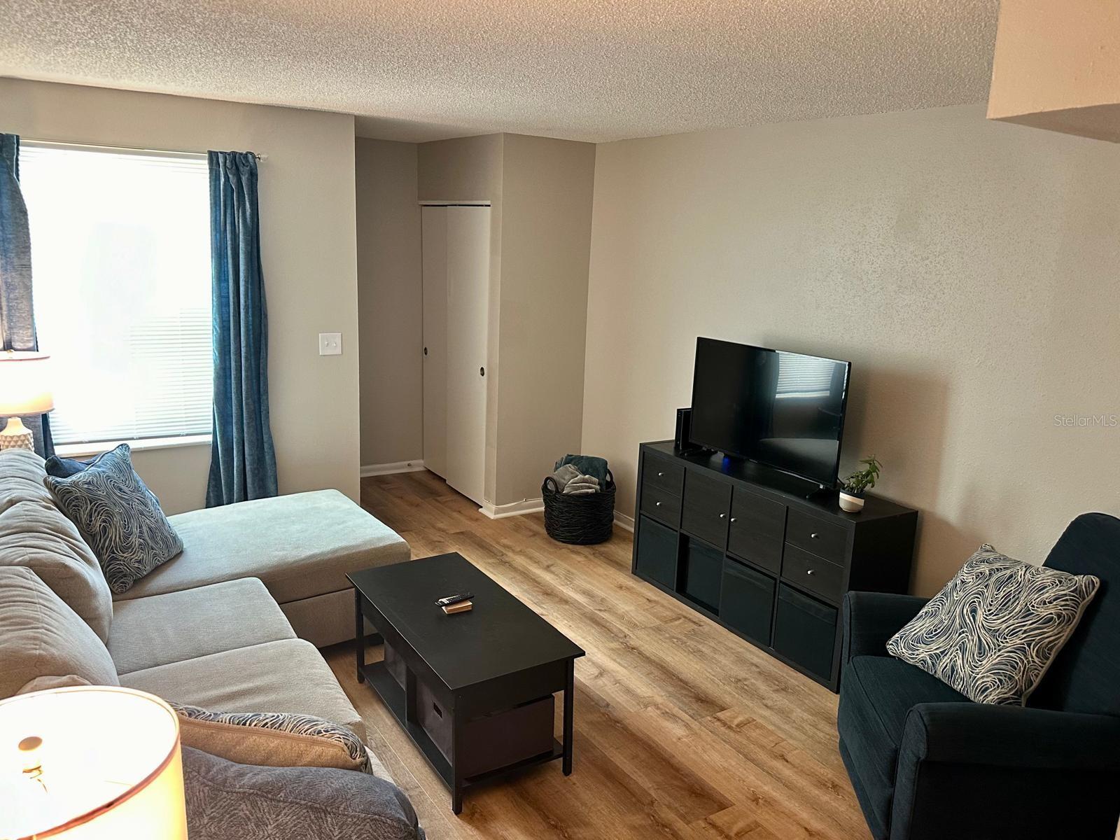 Image 4 of 17 For 4201 La Palma Court