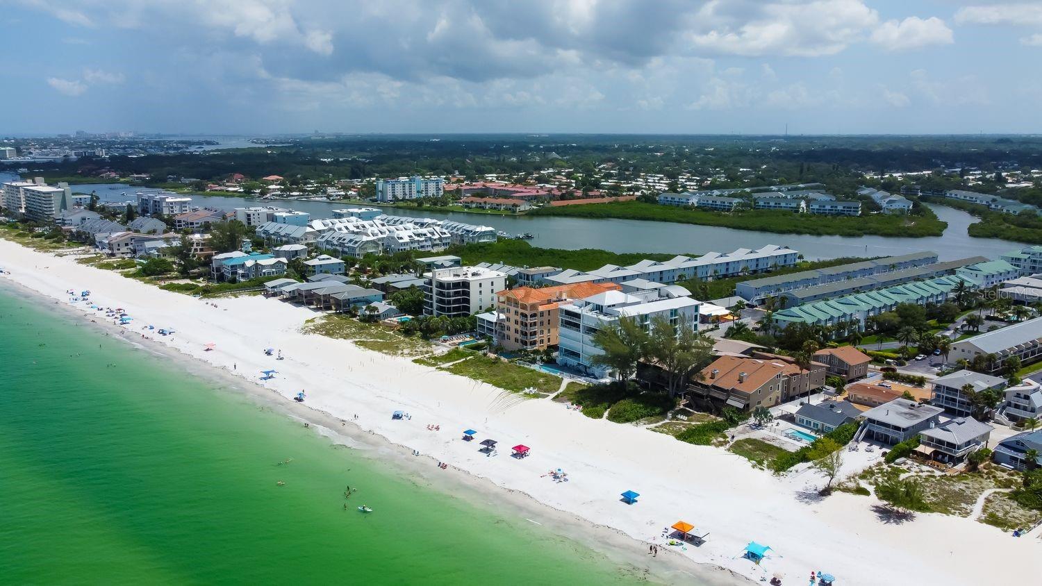 Listing photo id 88 for 19816 Gulf Boulevard 201