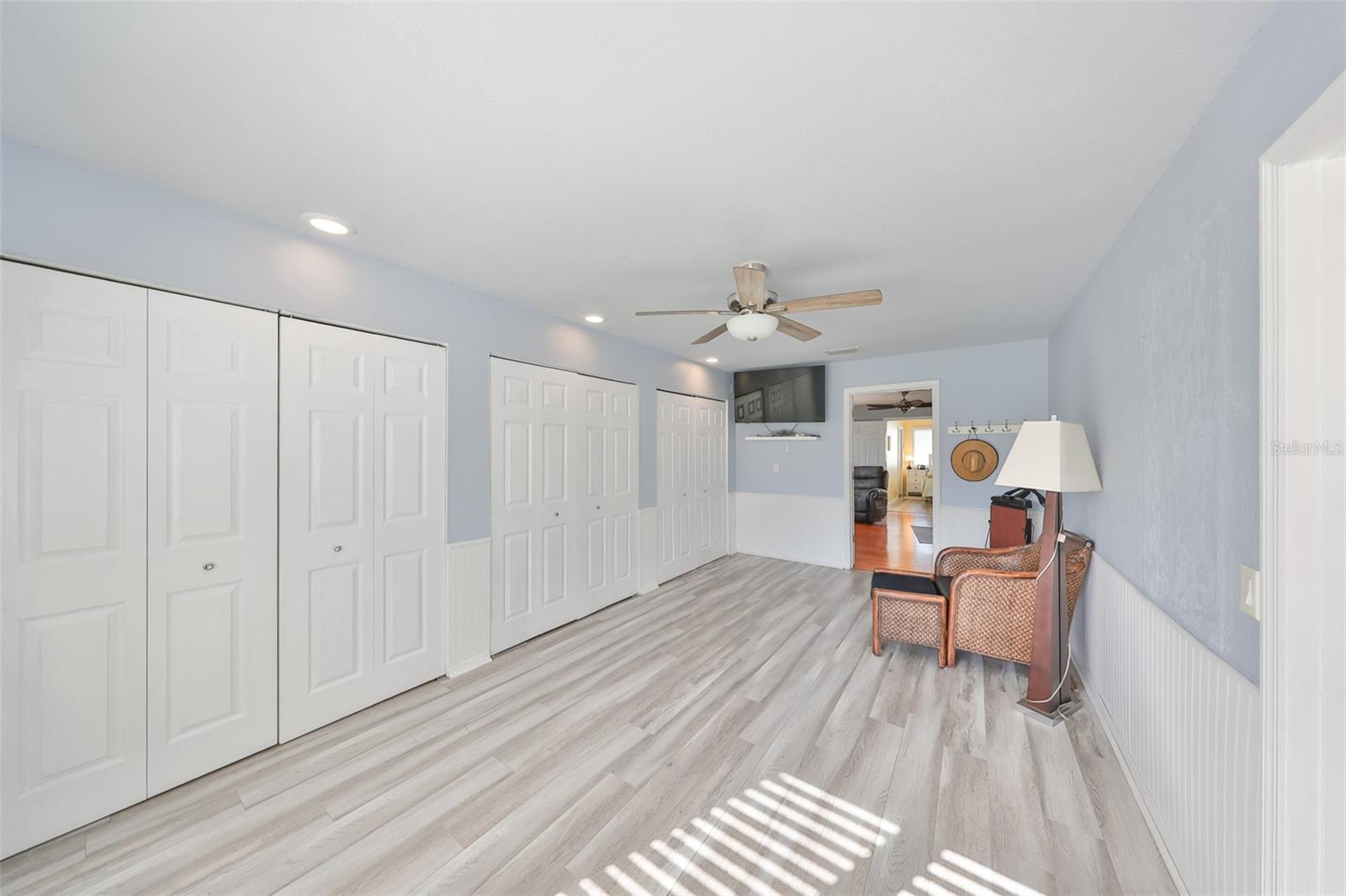 Image 19 of 45 For 8420 Orient Way Ne