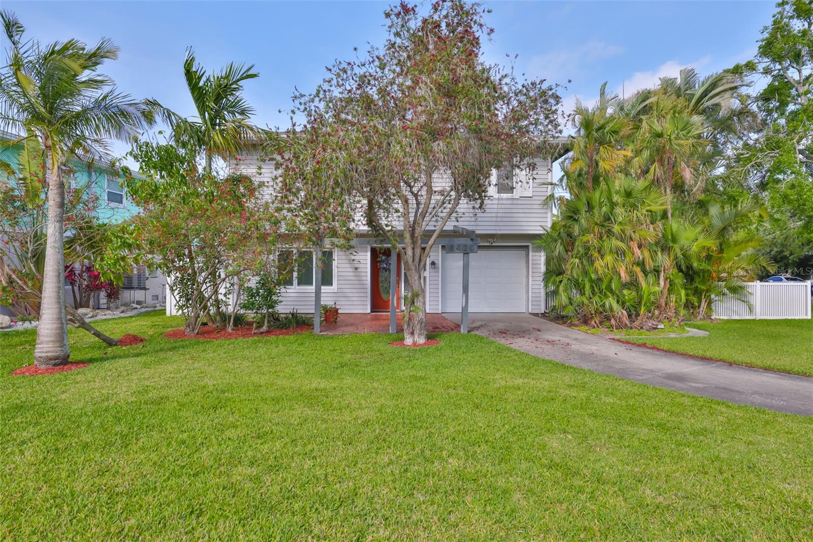 Image 2 of 45 For 8420 Orient Way Ne