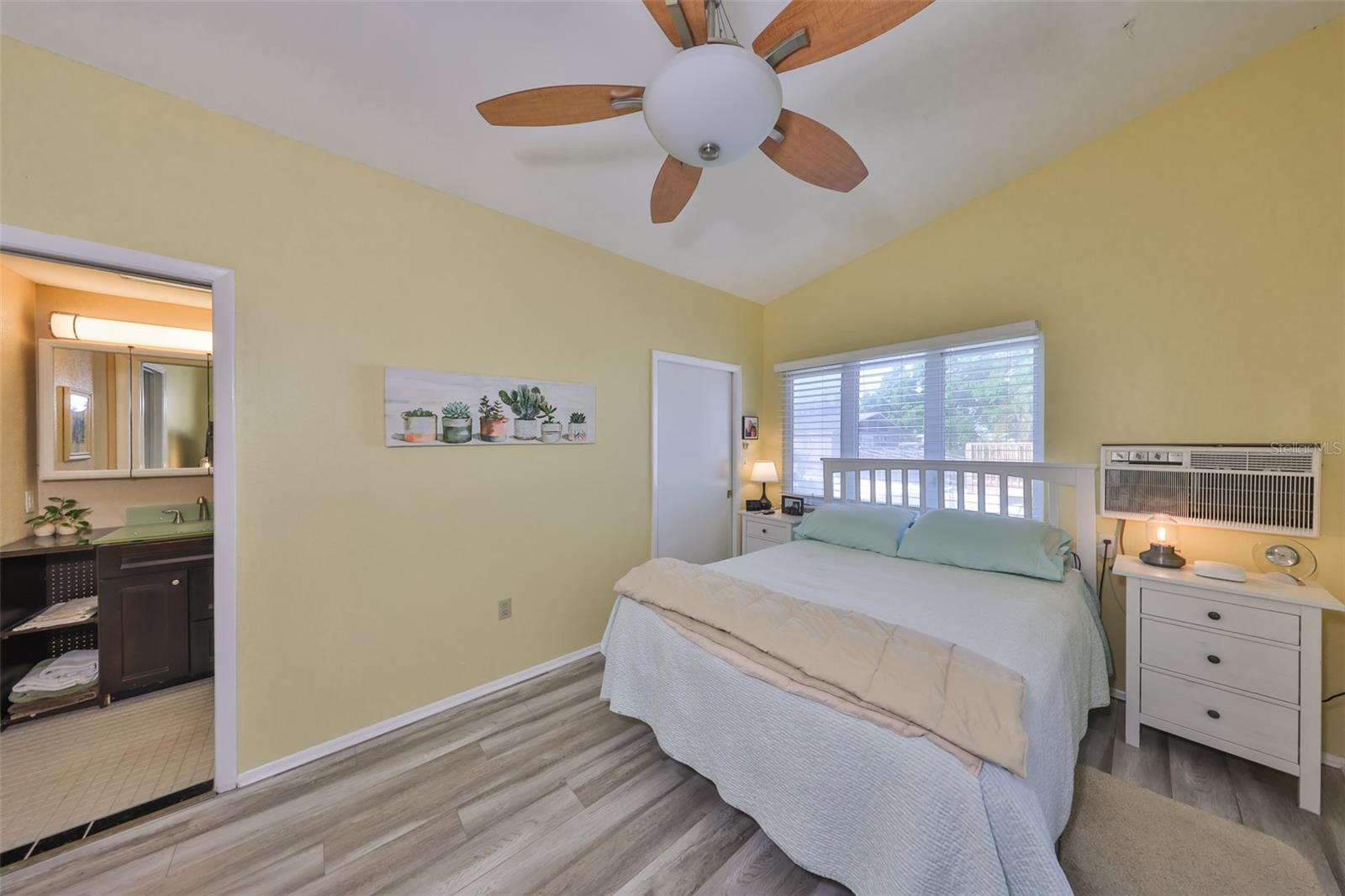 Image 24 of 45 For 8420 Orient Way Ne
