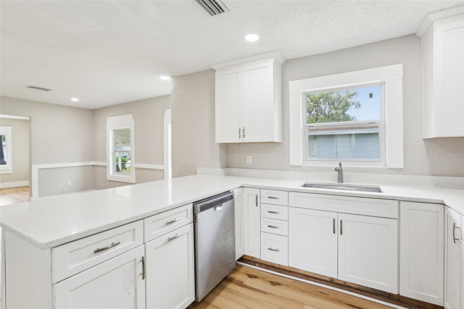 Image 12 of 30 For 2920 20th Avenue