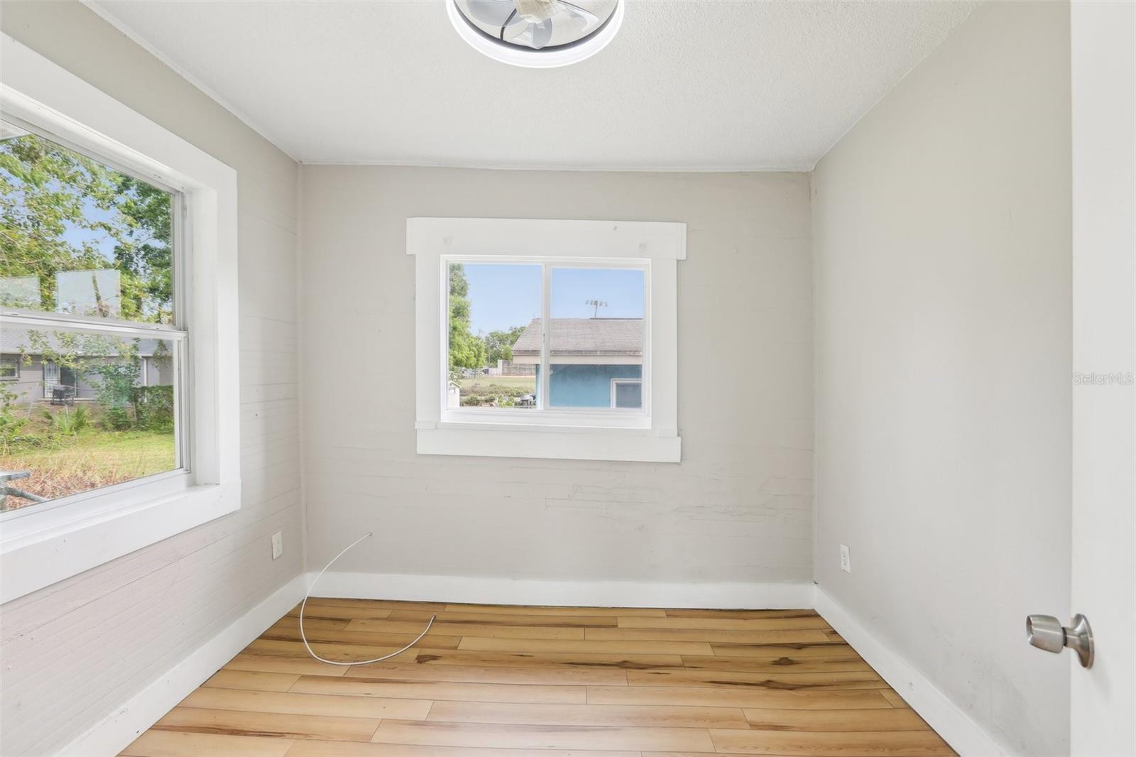 Image 13 of 30 For 2920 20th Avenue