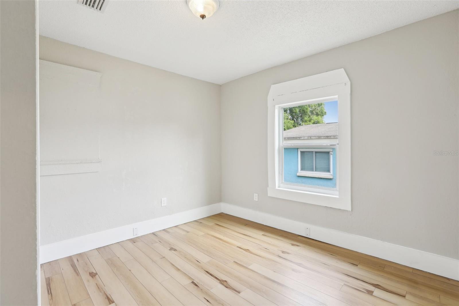 Image 16 of 30 For 2920 20th Avenue
