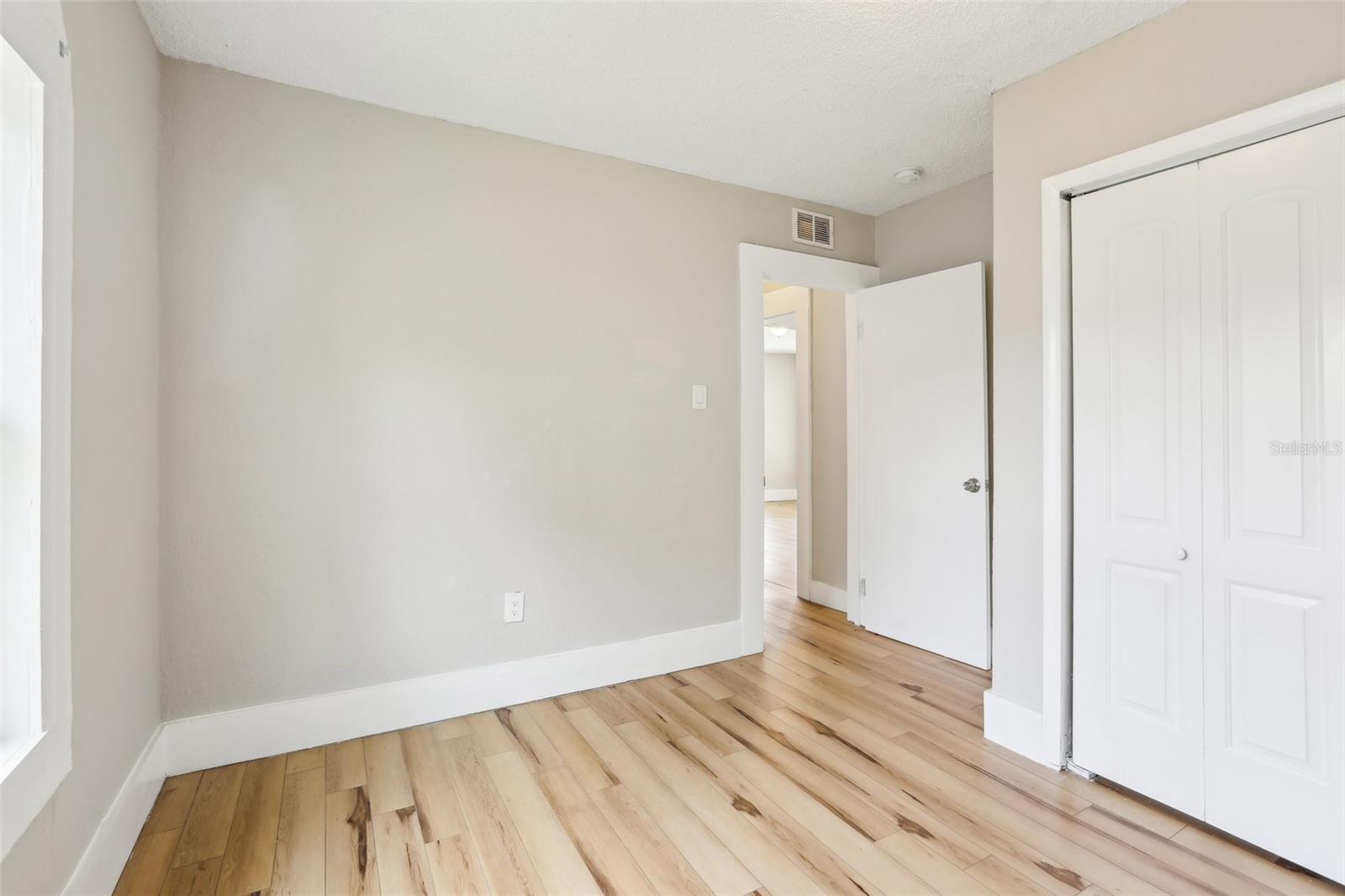 Image 17 of 30 For 2920 20th Avenue