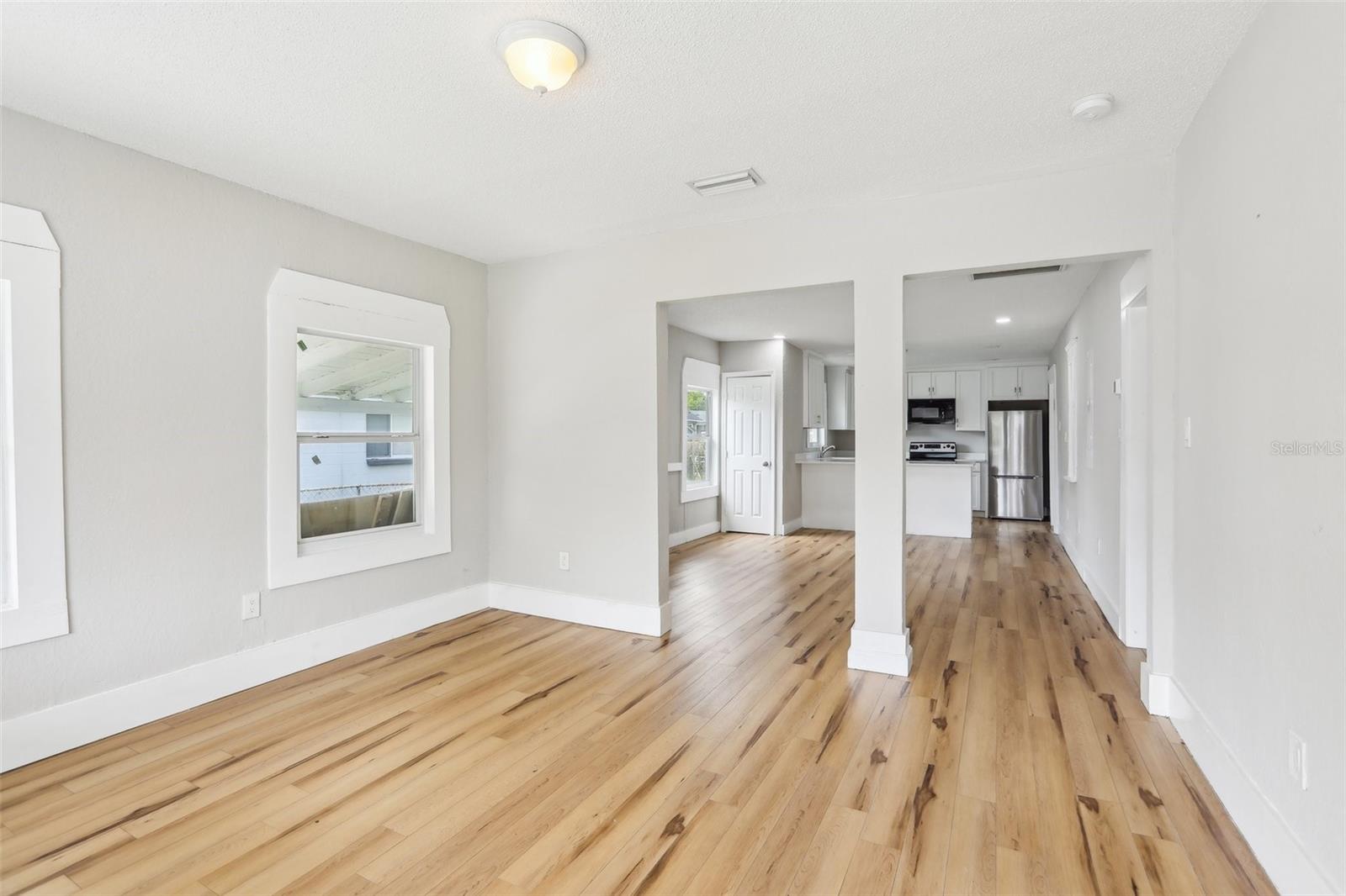 Image 3 of 30 For 2920 20th Avenue