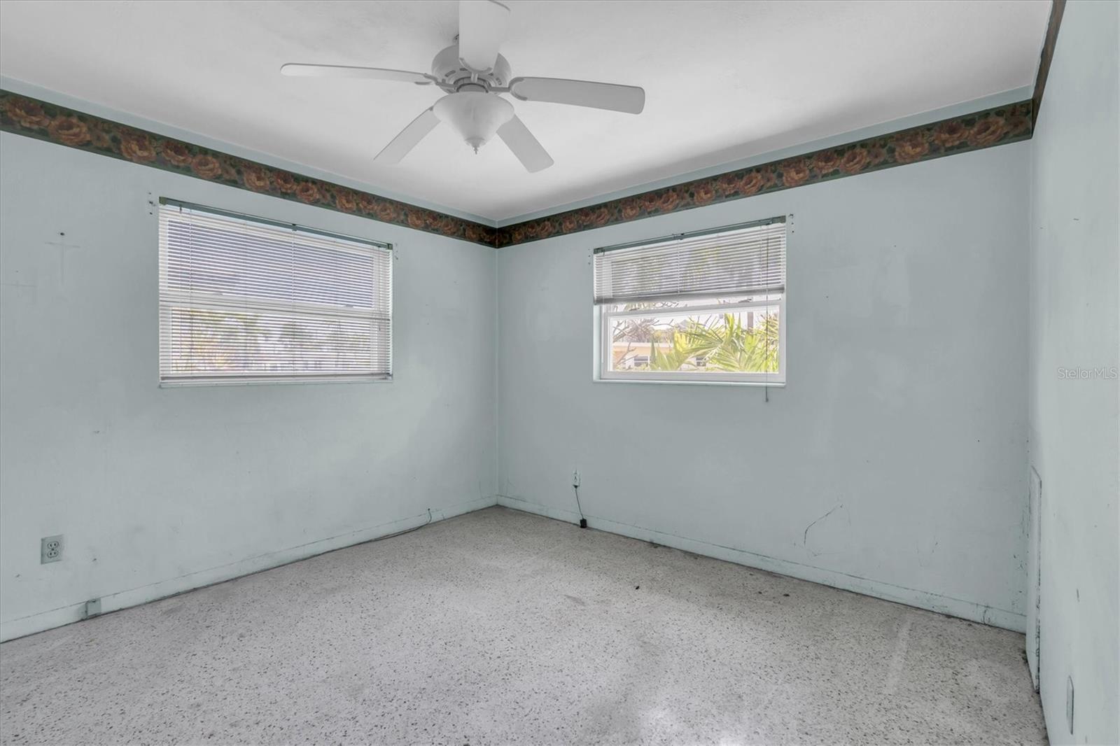 Listing photo id 20 for 16315 2nd Street E