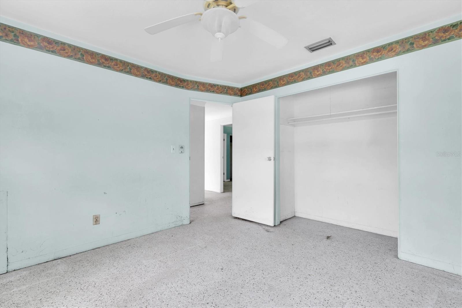 Listing photo id 21 for 16315 2nd Street E
