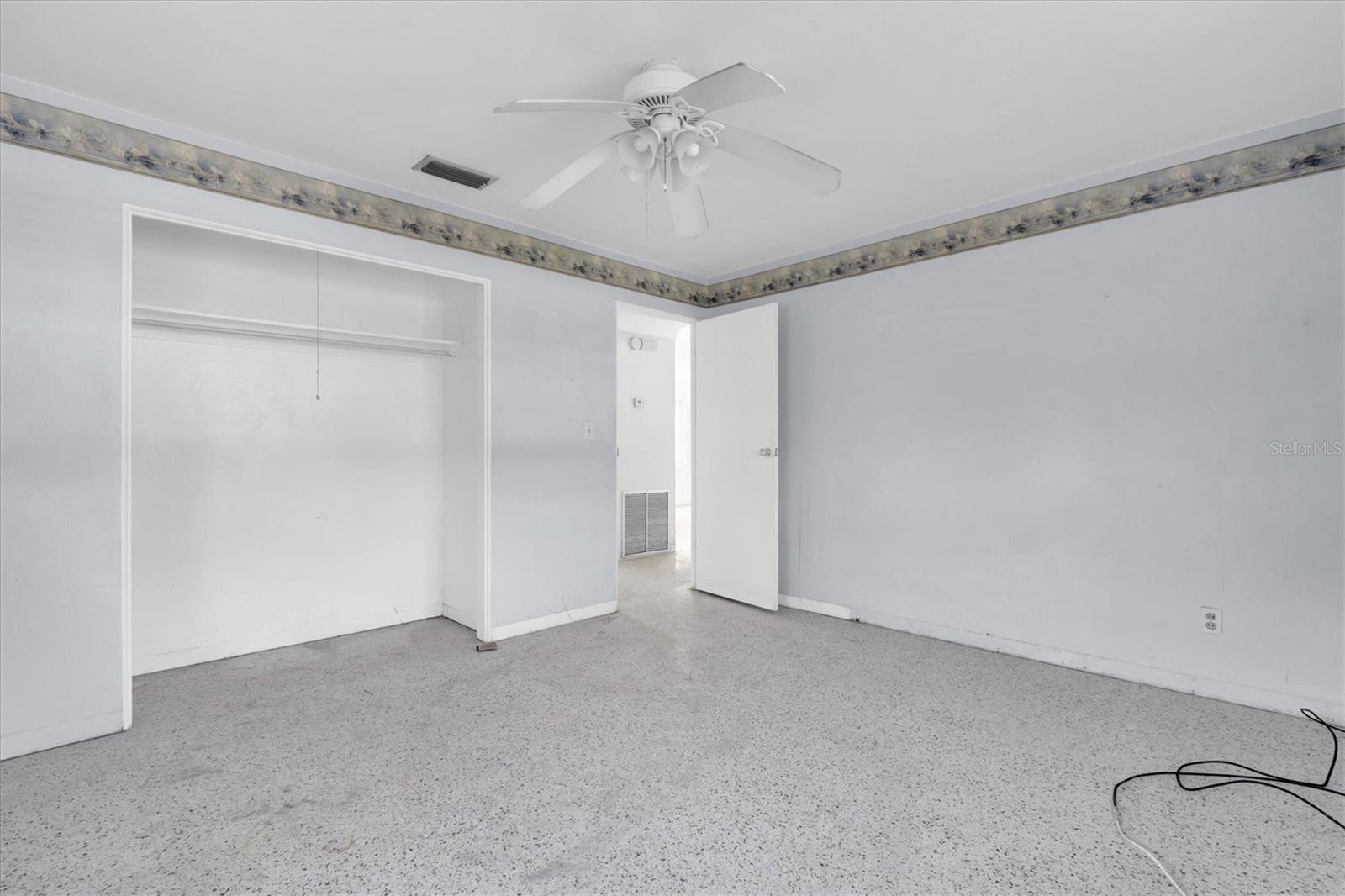 Listing photo id 23 for 16315 2nd Street E