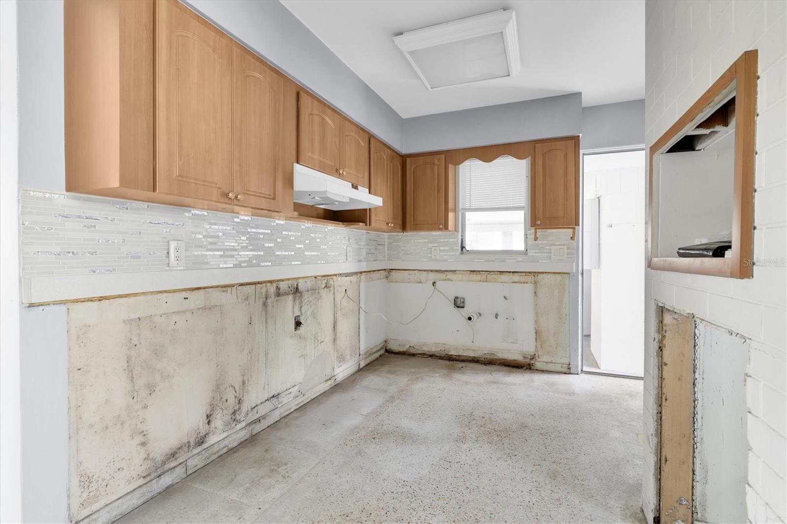Listing photo id 28 for 16315 2nd Street E
