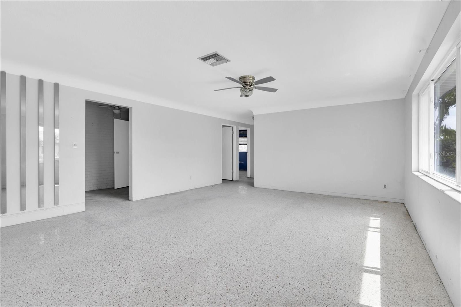 Listing photo id 31 for 16315 2nd Street E