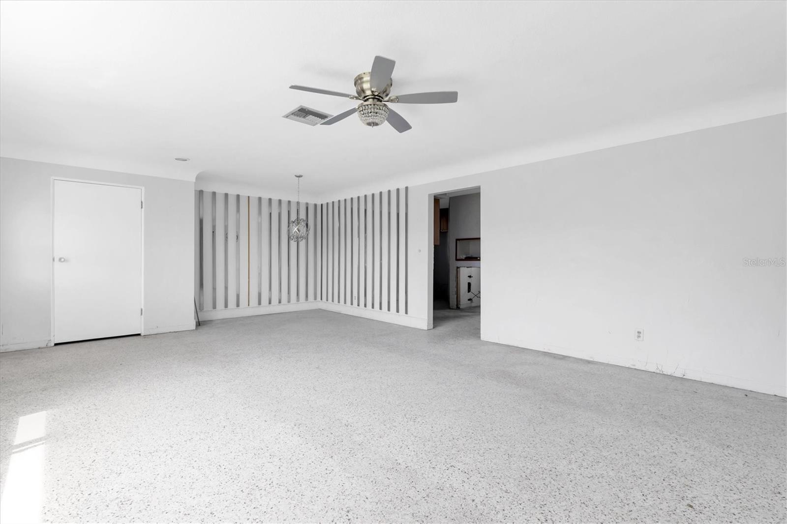 Listing photo id 32 for 16315 2nd Street E