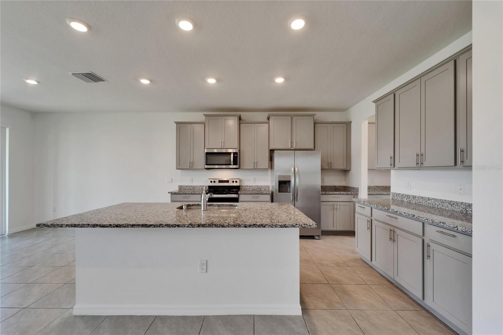 Image 28 of 100 For 16631 Mooner Plank Cir Circle