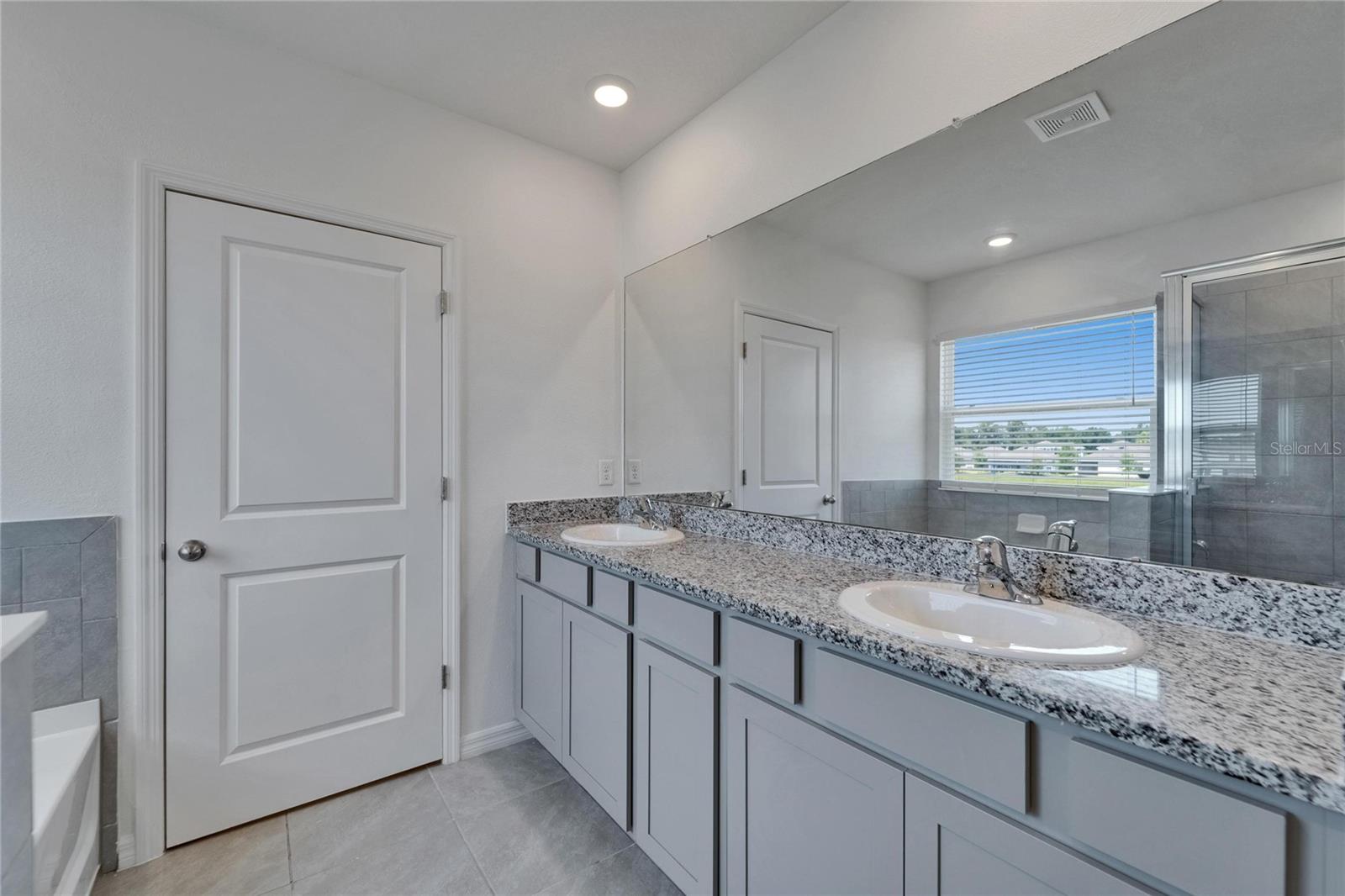 Image 56 of 100 For 16631 Mooner Plank Cir Circle