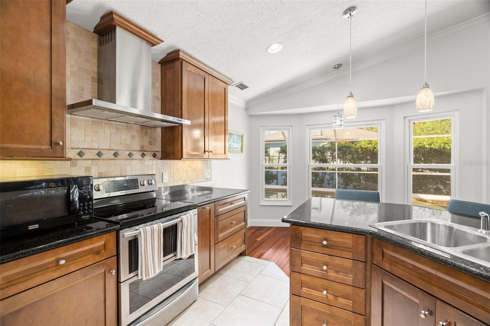 Image 12 of 26 For 775 Brittany Park Boulevard
