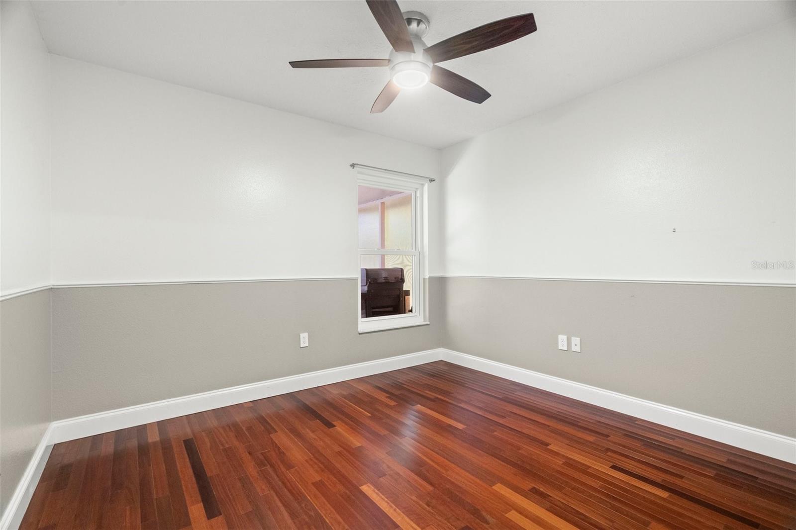 Image 20 of 26 For 775 Brittany Park Boulevard