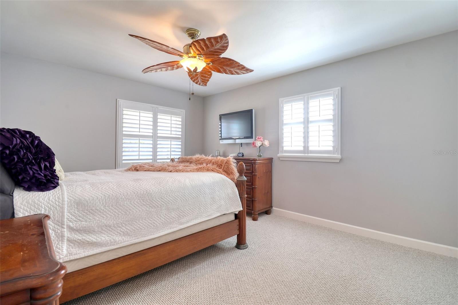 Image 18 of 59 For 8326 Archwood Circle