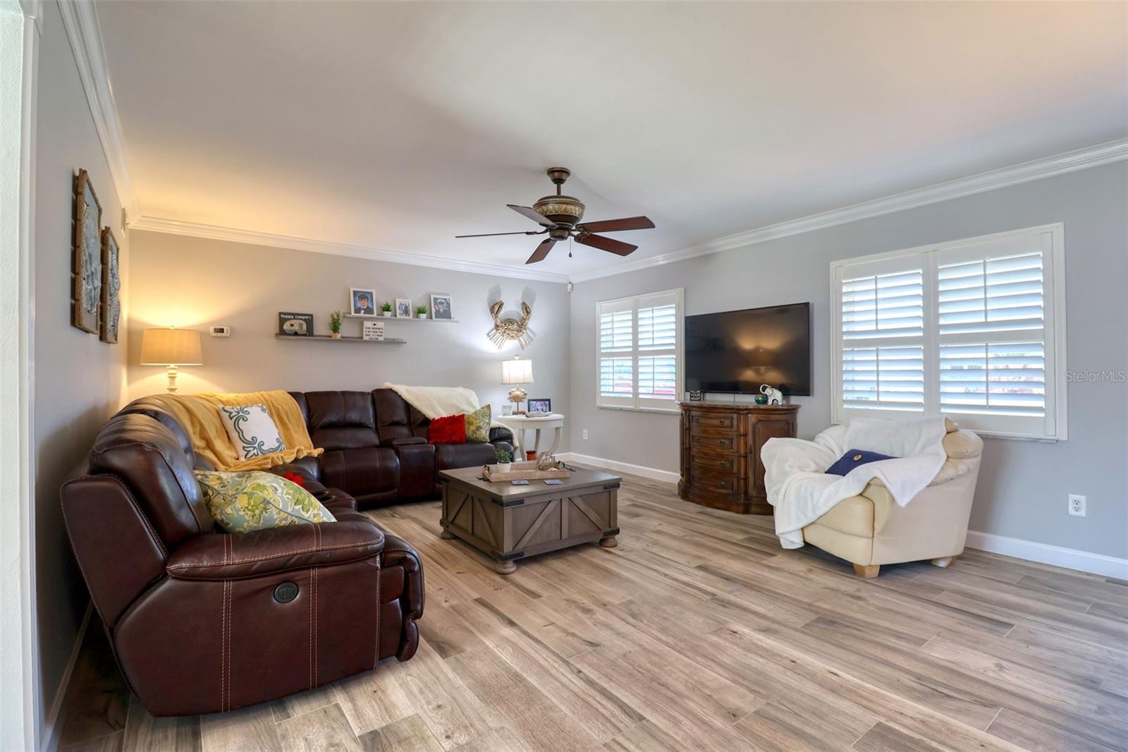 Image 7 of 59 For 8326 Archwood Circle