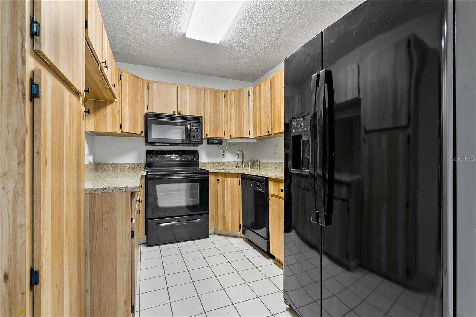 Image 14 of 41 For 2699 Pine Ridge Way E H1