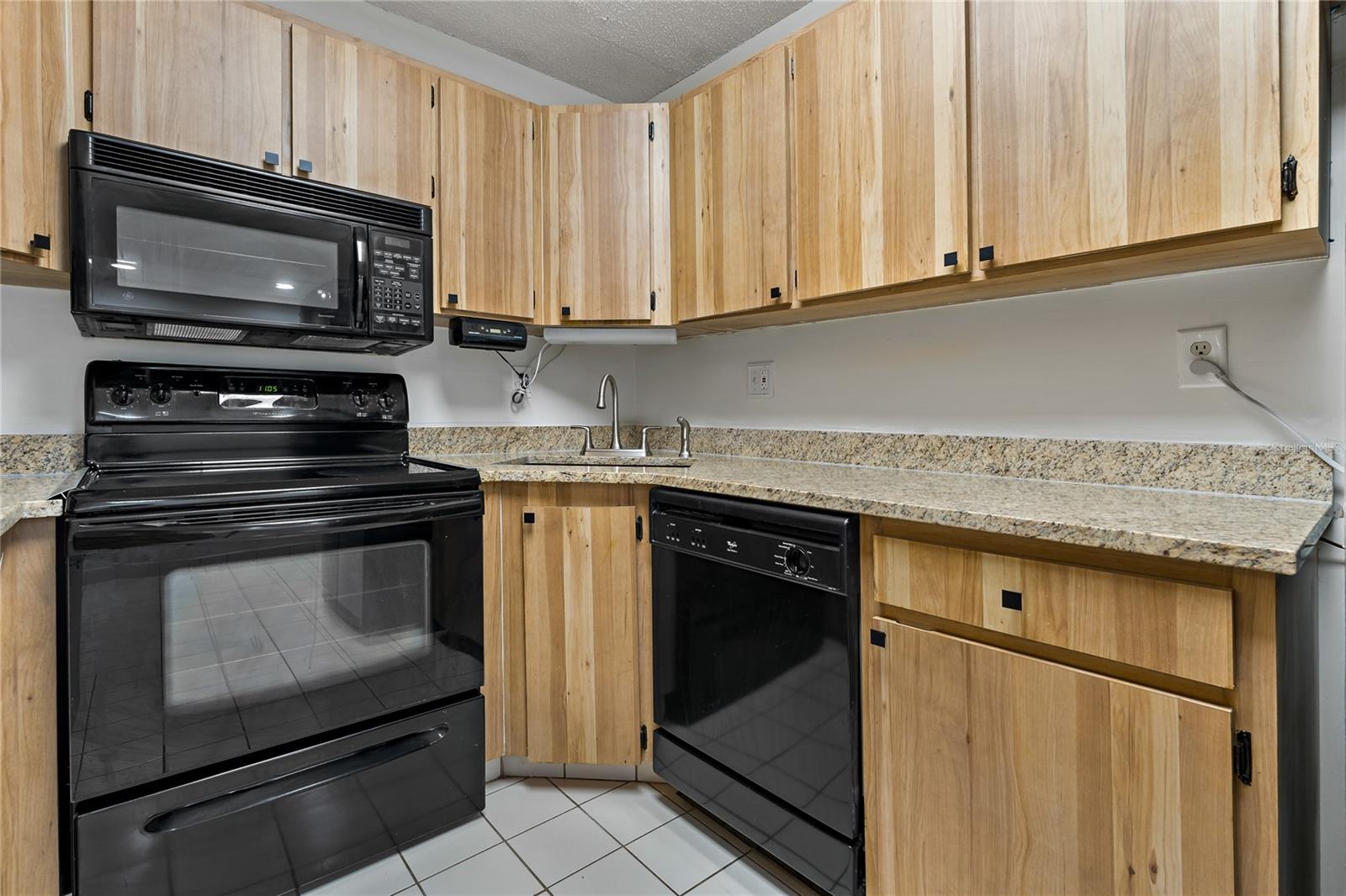 Image 16 of 41 For 2699 Pine Ridge Way E H1